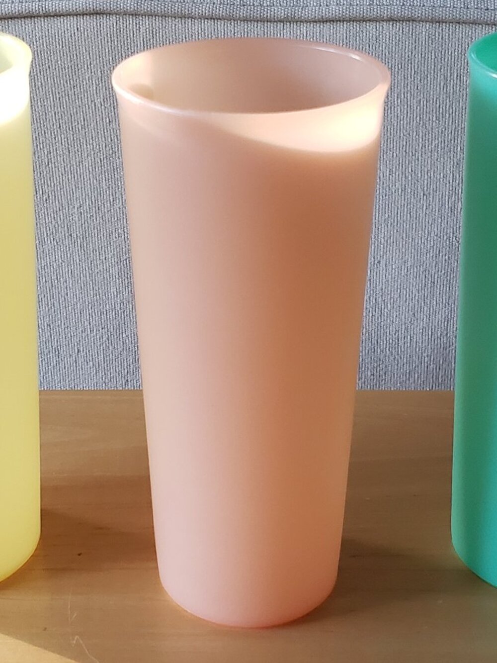 NWOT Tupperware pastel tumblers set of 3 - Picture 4 of 5